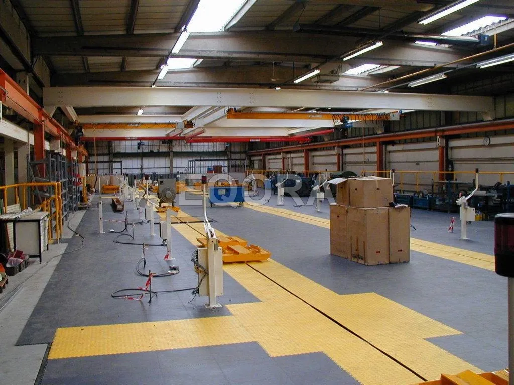 Резиновая покрытие из крошки для складов и логистических центров  в Наро-Фоминске