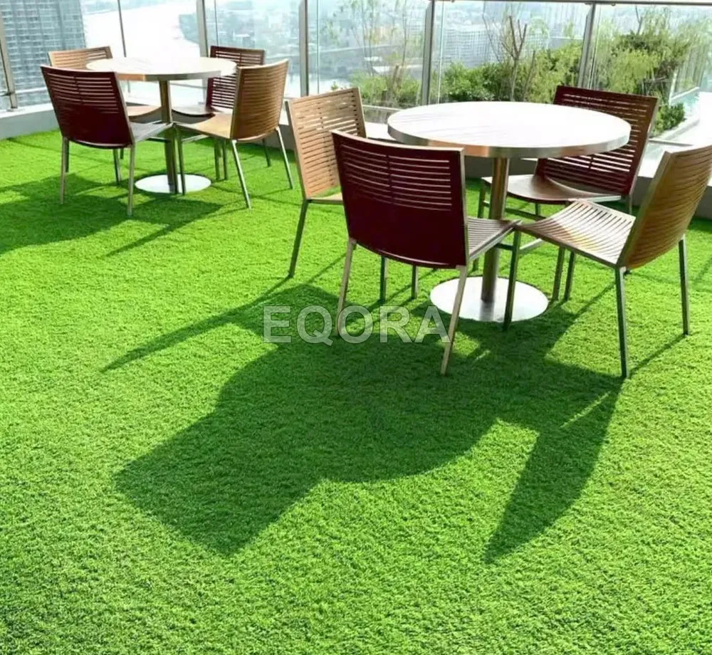 Можно ли укладывать искусственный газон самостоятельно?