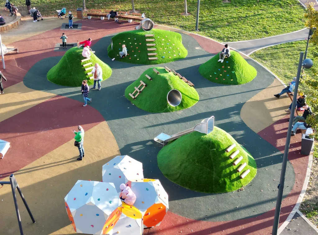 Сколько служит геопластика на детских площадках в Наро-Фоминске?